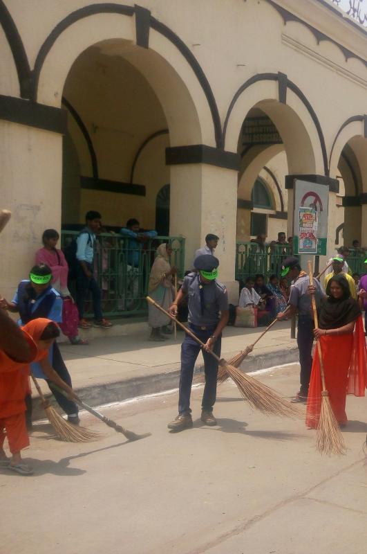 उत्तर रेलवे में मंडल लखनऊ के जंक्शन-फ़ैज़ाबाद पर रेलवे अधिकारियो के साथ इन्डियन स्काउट ग्रुप (स्वतंत्र) ने स्वच्छ भारत अभियान को गति प्रदान की।