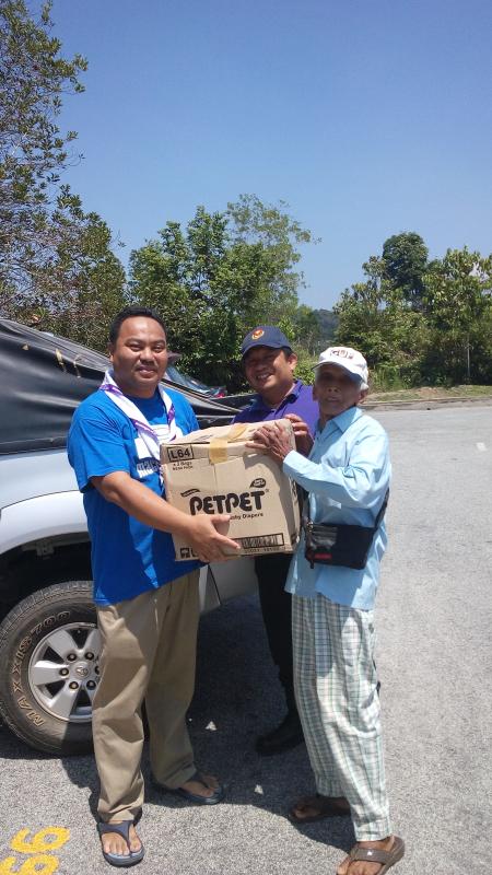 Projek Penyerahan Sumbangan Pakaian Terpakai di Kuala Lipis,Pahang.Malaysia