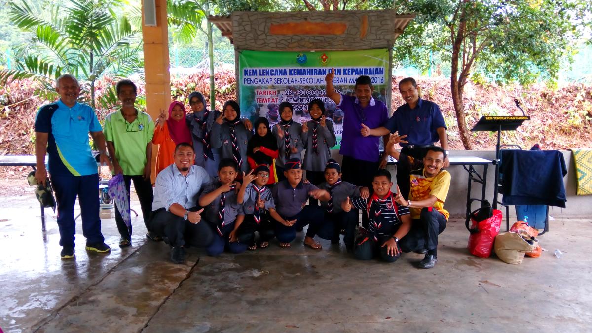 Kem lencana sekolah Daerah Maran 2016