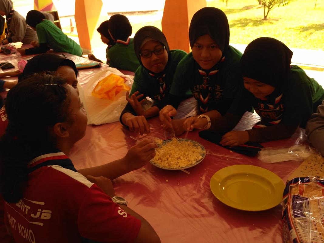 Program Unit Uniform Pasca Ujian Penilaian Sekolah Rendah (UPSR) 