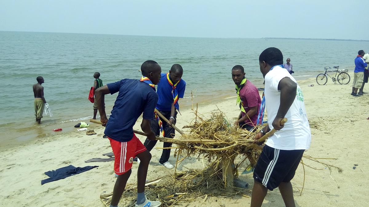 Bonne action sur les rives du Lac Tanganyika