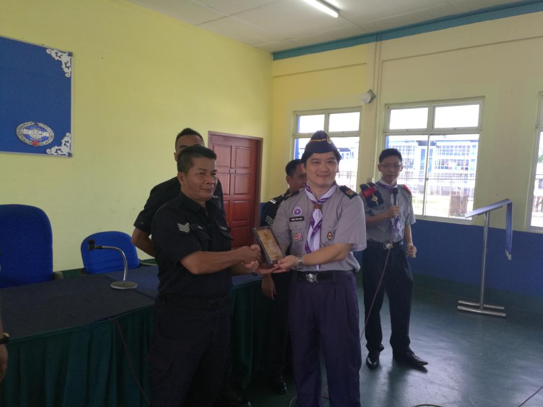 LAWATAN SAMBIL BELAJAR KE BALAI POLIS 