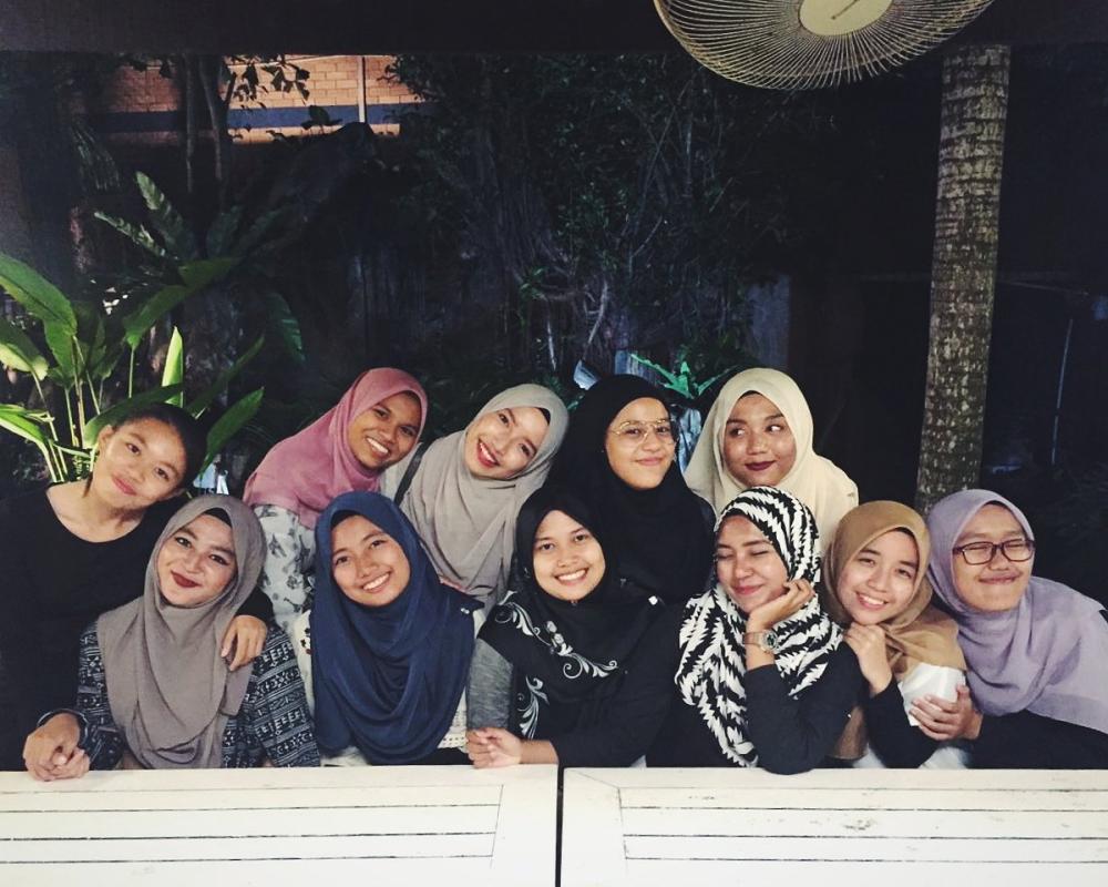 Dinner with Sapphire Sisters