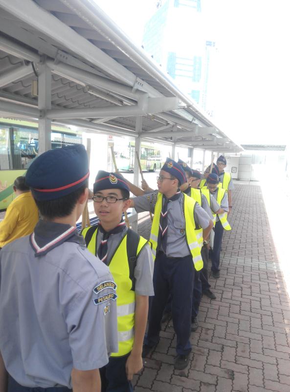 'Usaha Mengembara 8km' Community Service