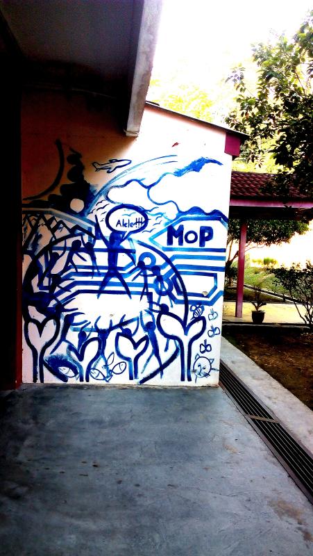 Proses pembikinan mural alele.