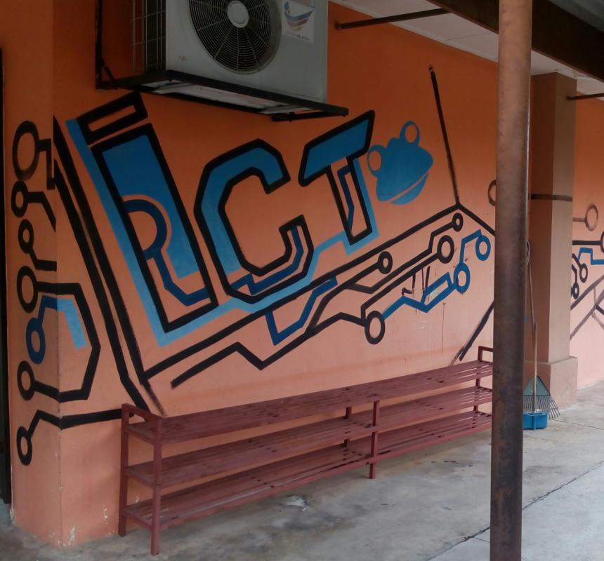 Mural bilik ict.