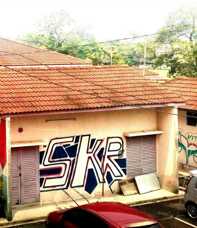 Menceriakan  