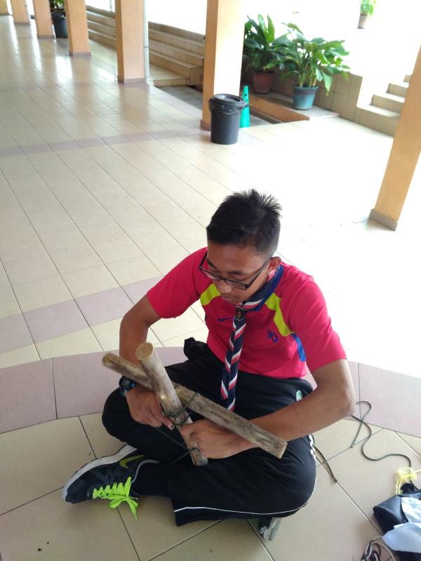 Perjumpaan Mingguan Pengakap Udara : Latihan membuat ikatan dan simpulan