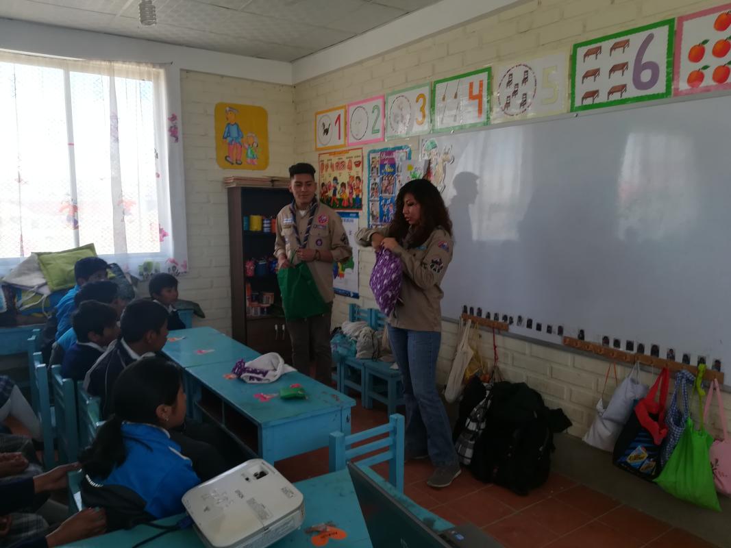 "APRENDIENDO A REDUCIR, REUTILIZAR Y RECICLAR LA BASURA"