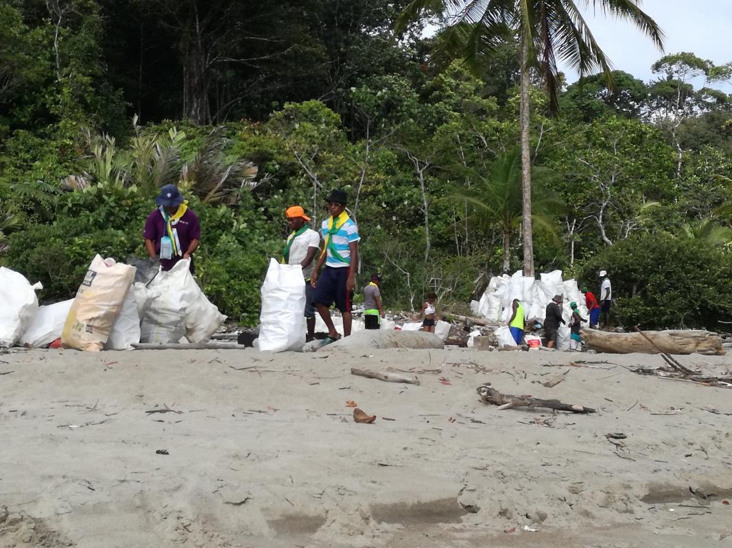 Por una Playa limpia a la vez
