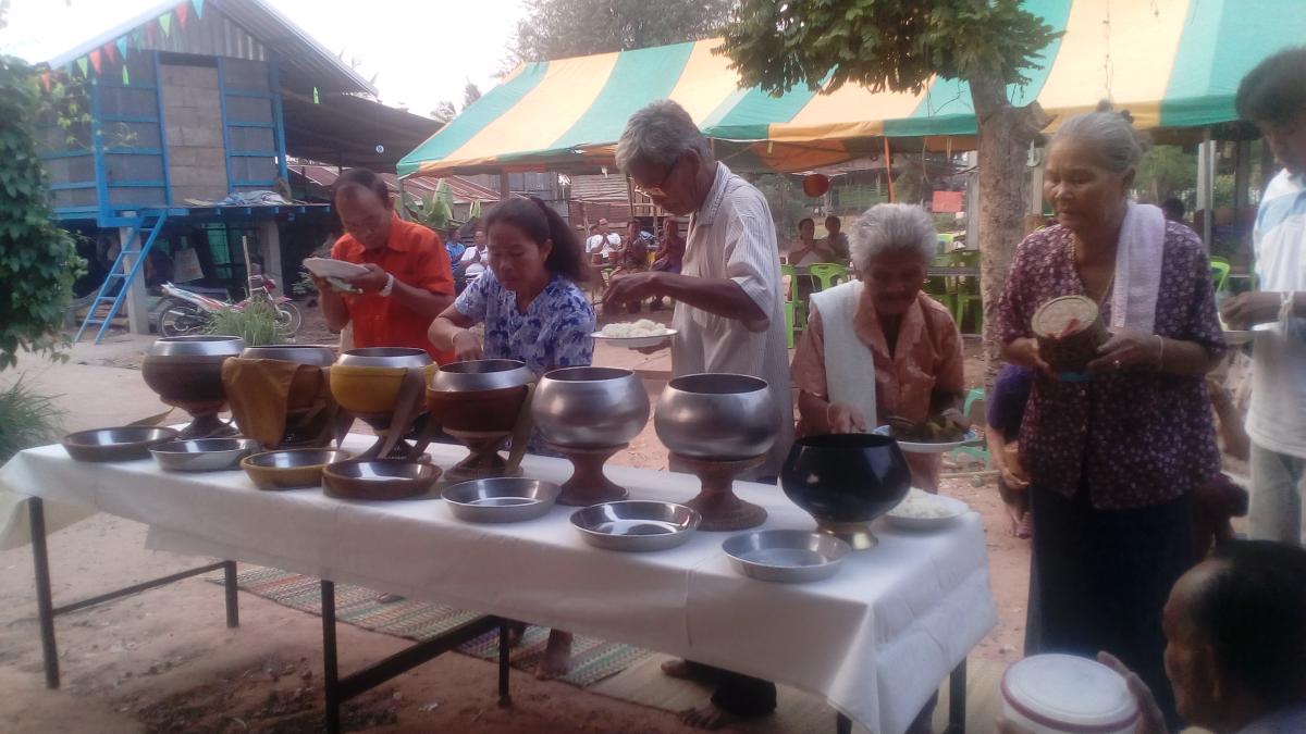 ทำบุญ