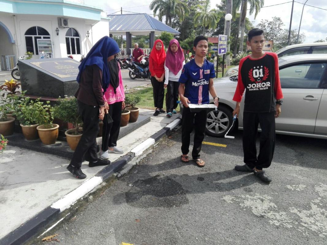 Gotong royong masjid