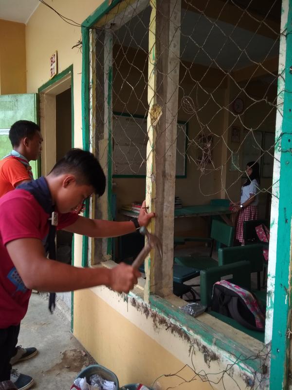 Installation and repair of wooden window jalousie