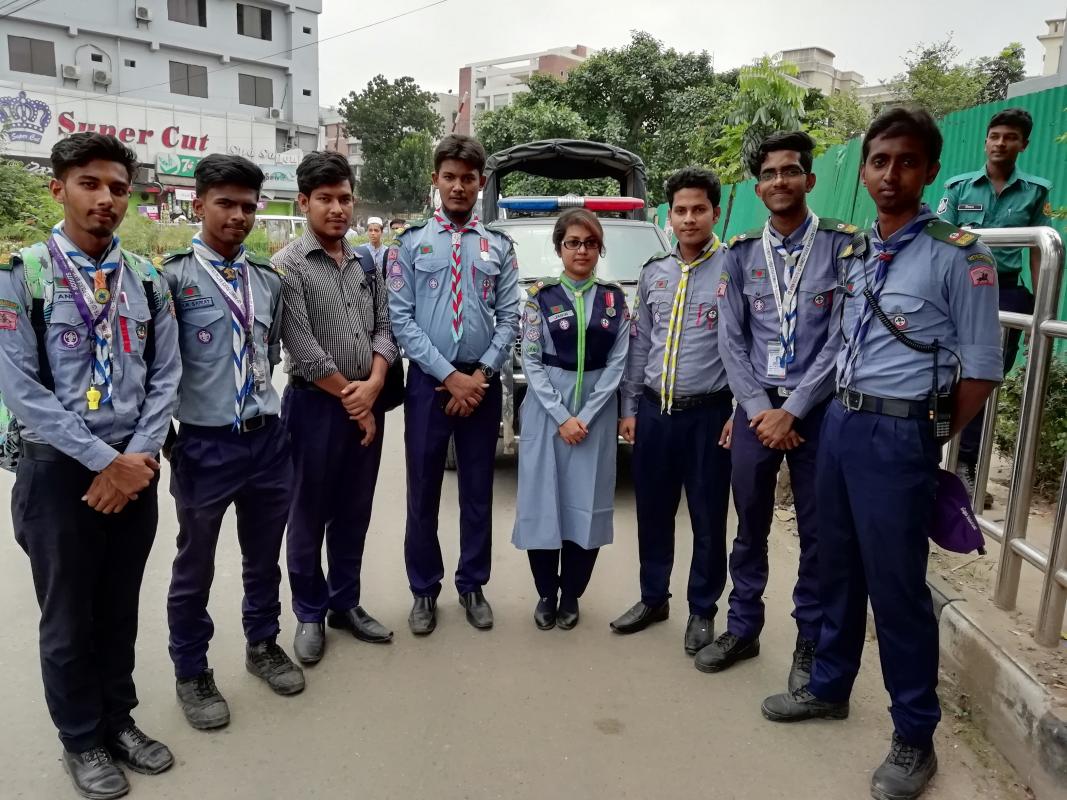 ট্র্যাফিক পুলিশকে সহায়তা প্রদান কার্যক্রম  