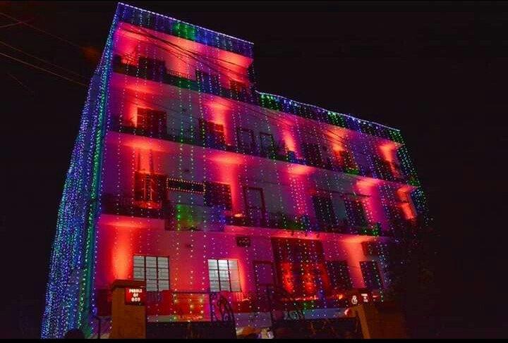 Arrangement of foundation day