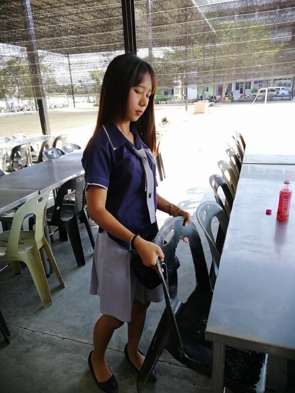 จัดเก้าอี้โรงอาหาร