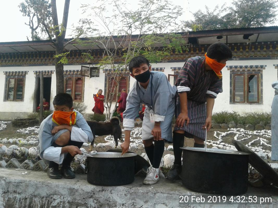 Community service in Phowa retreat 