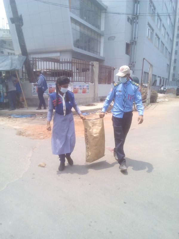 পরিচ্ছন্নতায় ঢাকা জেলা রোভার 