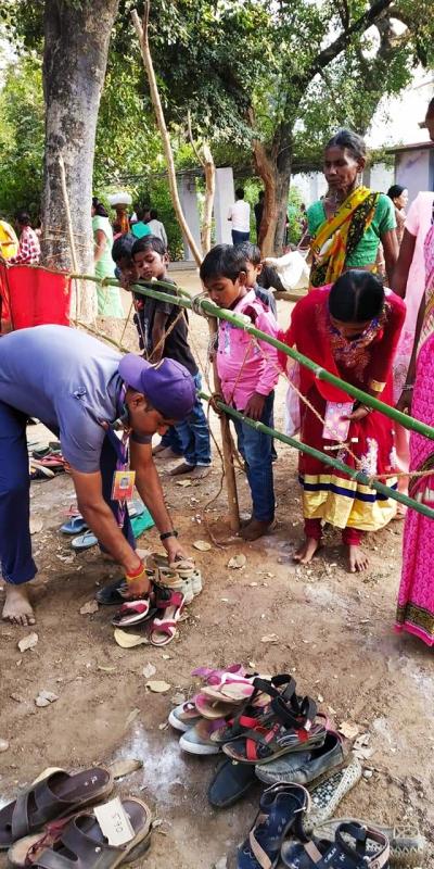 "FREE SHOES STAND SERVICE" 2018 @ GOMOH