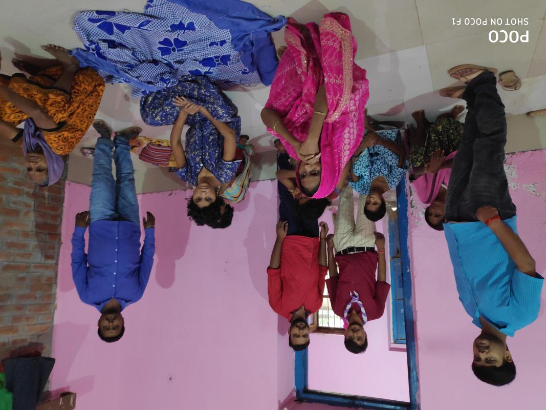  celebration with mentally illness woman (smile roti bank branch's Matriyachaya)  स्माइल रोटी बैंक की शाखा मातृछाया में अपना #जन्म_दिवस मनाया    