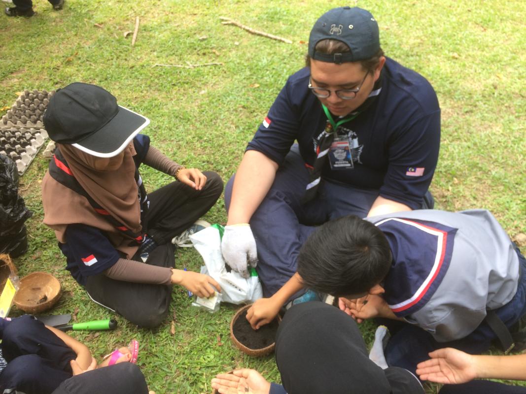 WSEP : Organic Garden by KLKM Universiti Malaysia Terangganu and Universiti Tun Hussein Onn Malaysia Rovers with collaboration Department of Agriculture Malaysia and SK Kelibang