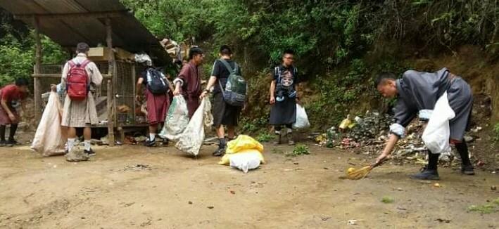 cleaning taktsang way