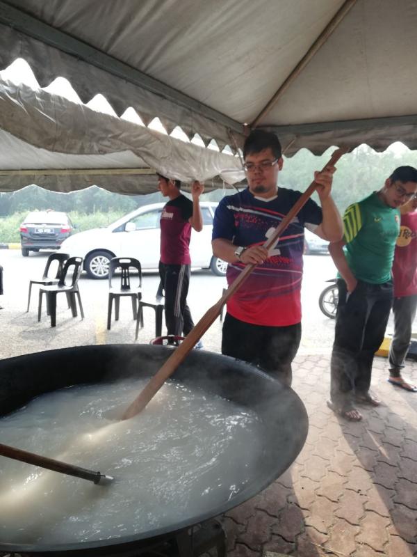 Program Gotong- Royong Memasak Bubur Asyura 2019