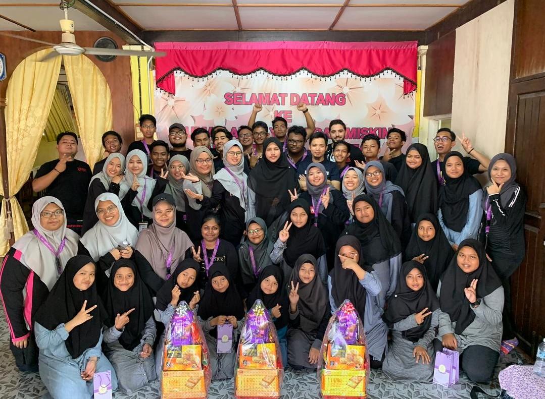 Sentuhan Kasih Hati Kelana Terhadap Orang Awam
