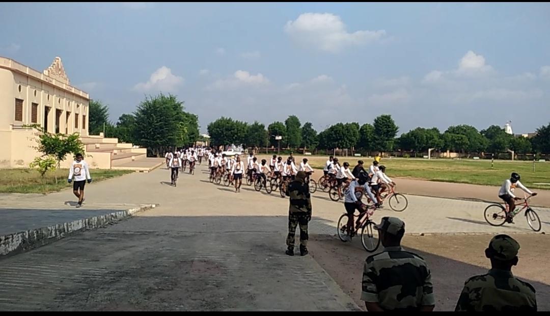 देशभक्ति के जज्बे के साथ स्वच्छता का संदेश लेकर पहुंचे अद्र्धसैनिक बलों के जवानो का स्काउट गाइड द्वारा स्वागत तथा जलपान की व्यवस्था ।।