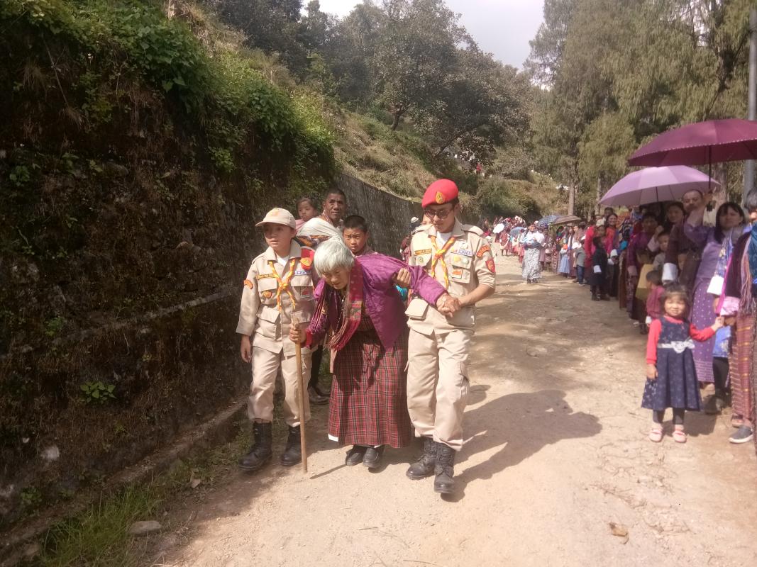 Crowd controlling at Trongsa district of blessing to live longer