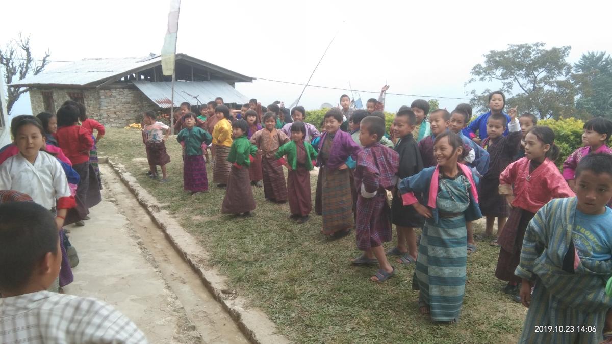 Introducing aerobic music exercises to chechey scout