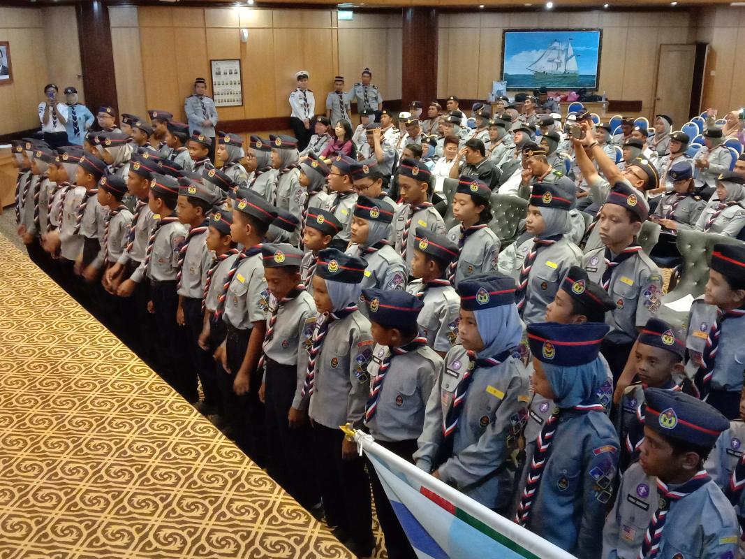 52 Pengakap Kanak-Kanak Gegarkan Dewan Perhimpunan 