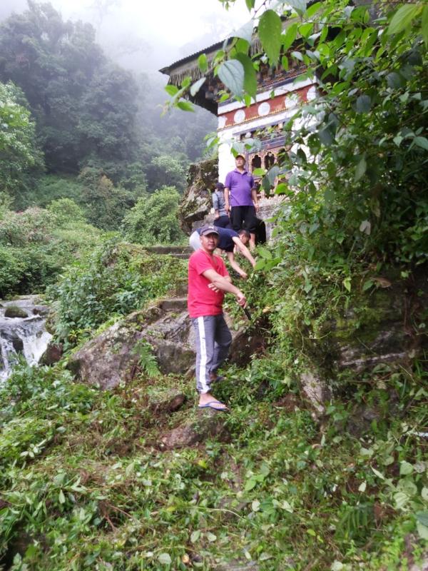 "Cleaning campyn by scout leaders"