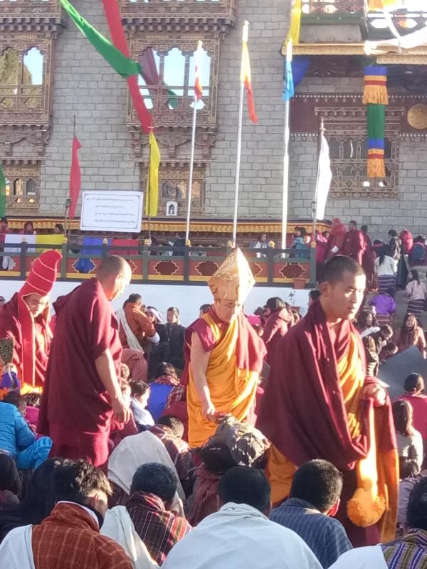 Crowd Controling at Thri Goen Pema Working Monestry