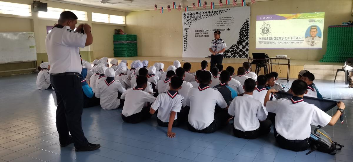 Menjadikan Ahli Pengakap Ke-13 SMK Kuhara Tawau sebagai Utusan Keamanan.
