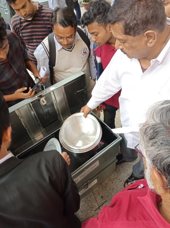 ২য় ক‌মিউ‌নি‌টি বেইজড স্কাউট ক্যা‌ম্পে এ উপকরন বিতরন