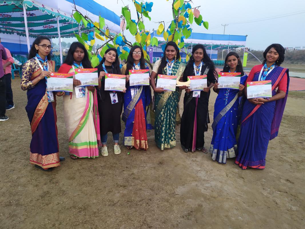 C B C ক্যাম্পে সার্টিফিকেট প্রদান