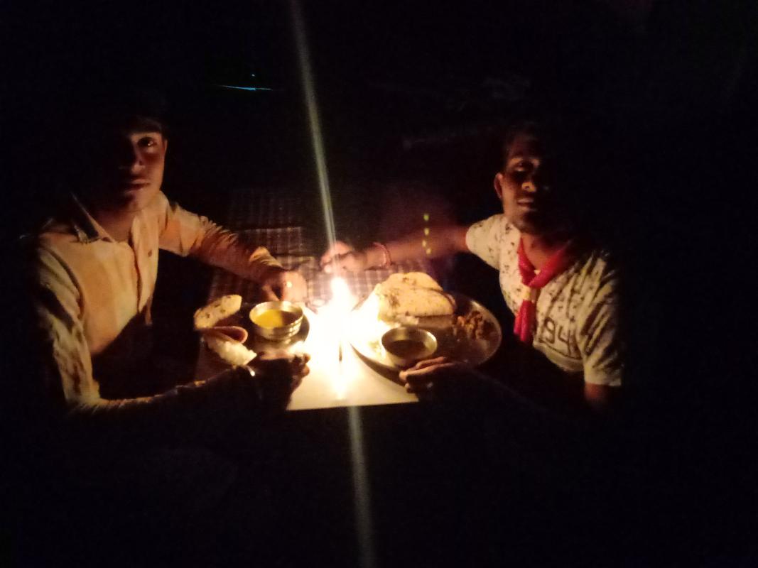 प्रोजेक्ट संकल्प के अंतर्गत ग्रुप ( C ) 4 के अनुसार 28 मार्च को रात 8:30 बजे से - 9:30 बजे, के बीच कैंडल लाइट डिनर का आनंद लिया!
 Hastags #bsgindia # Connect2Earth #Earthhour # bsgearthhour2020 #wwfindia #sankalpbyscoutguide