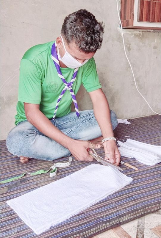 मास्क बनाकर हनुमानगढ़ प्रशासन को सौंपे ...