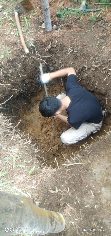 Building  toilet for police and dessup while doing duty