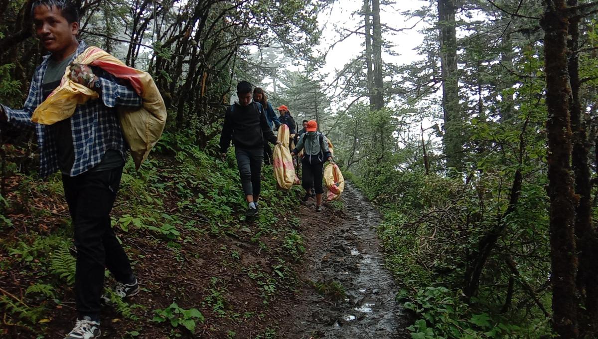 Cleaning the One-hundred Thousand Footprints of Drakinis