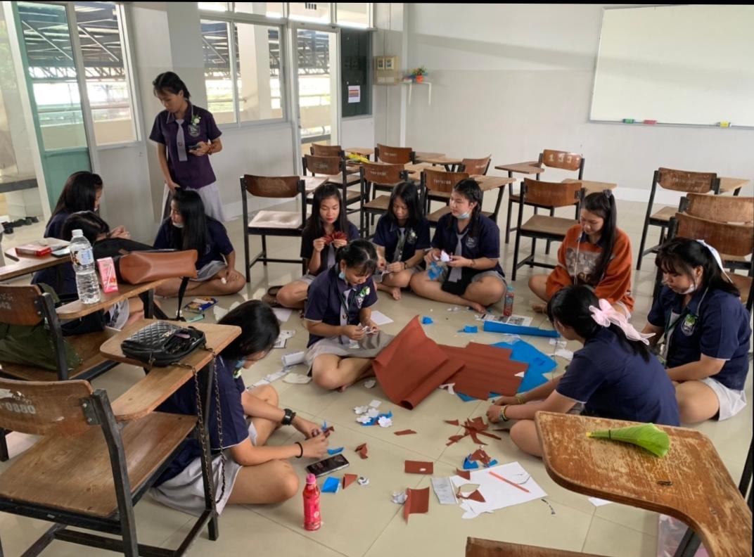 ประดิษฐ์ดอกมะลิจากกระดาษรีไซเคิล