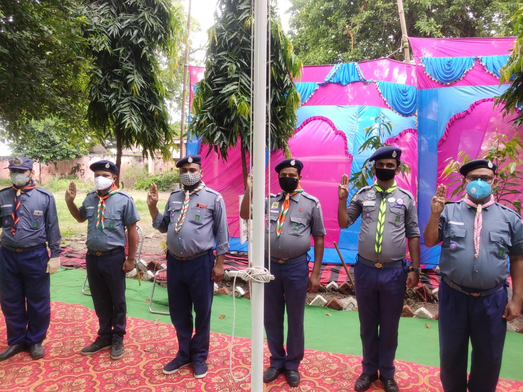 रोवर लीडर उमेश कुमार प्रसाद सिंह द्वारा प्लास्टिक मुक्त अभियान की की गई शुरुआत