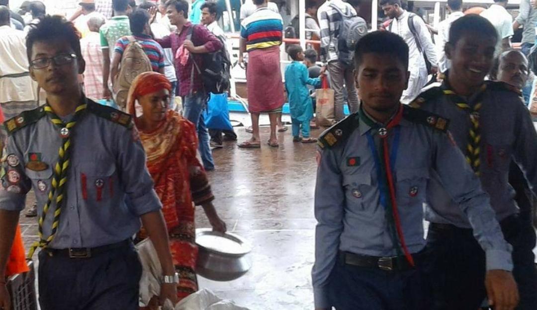 লঞ্চ ঘাটে সেবা দান 