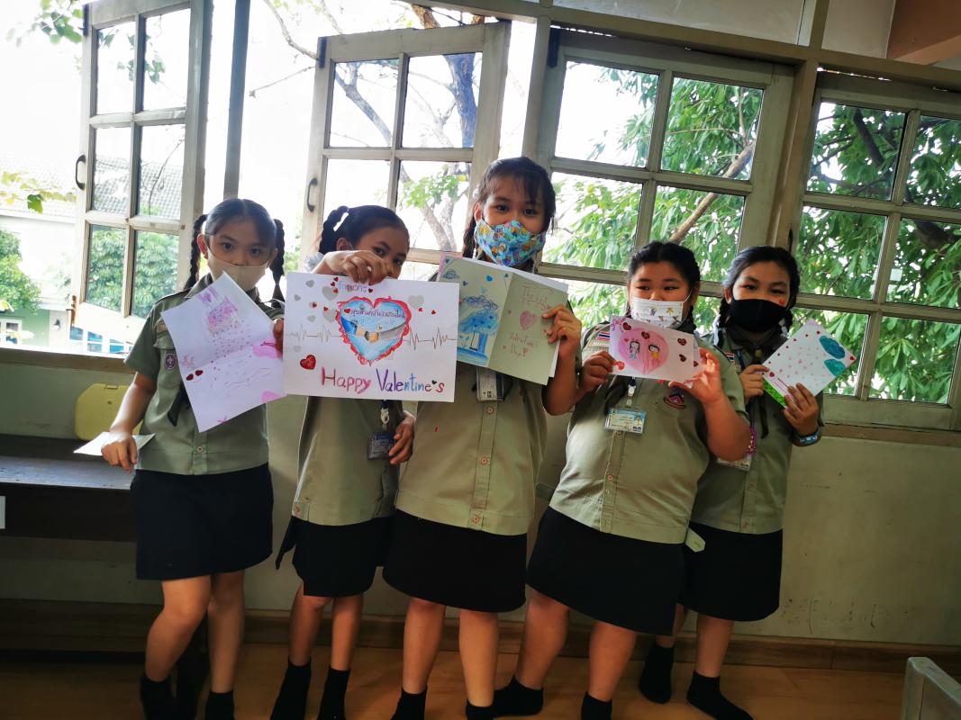 valentine' s.Day Card Making Activity