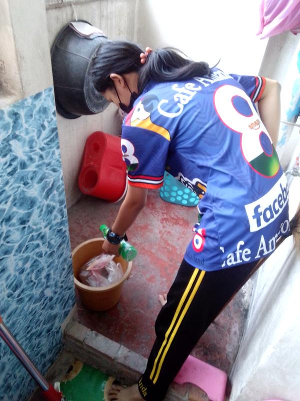 เก็บขยะเอาไปทิ้ง