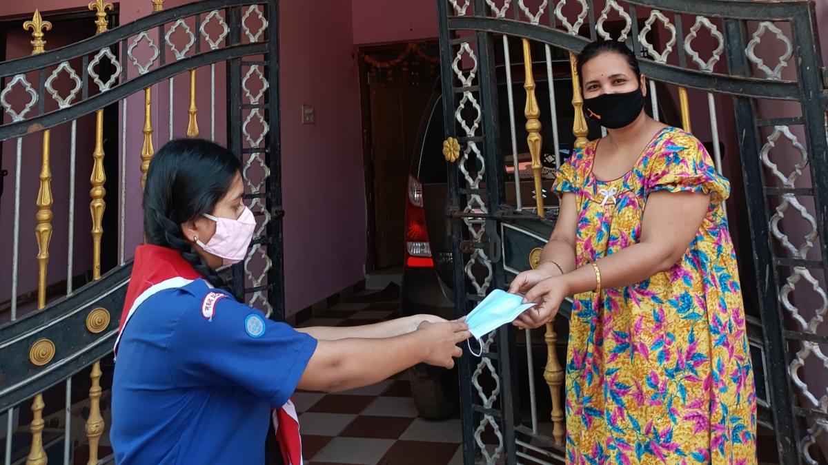 Mask distribution during lockdown