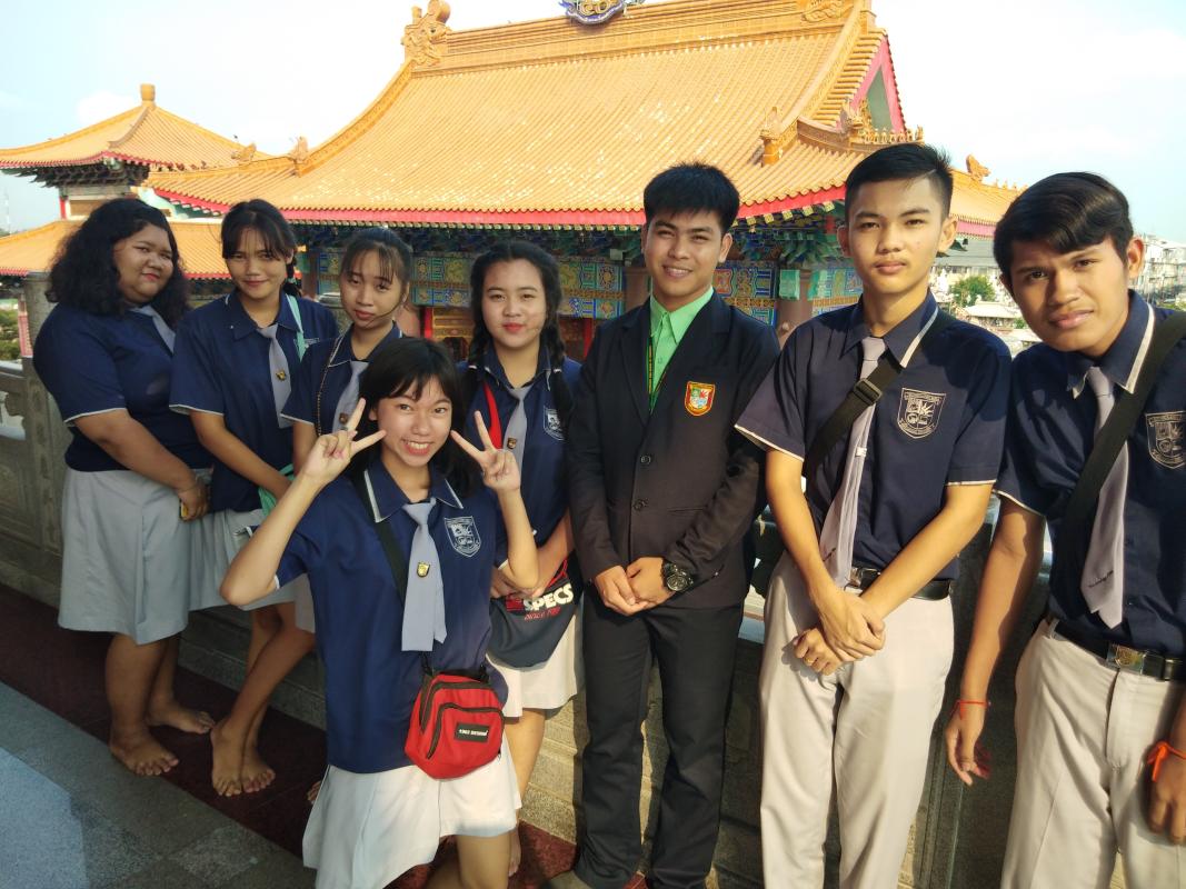 พานักเรียนทัศนศึกษาดูงาน