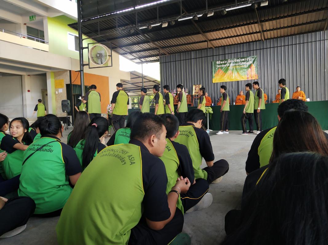 หล่อเทียนพรรษา