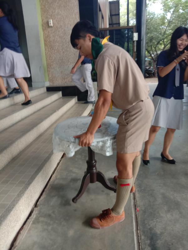 ยกโต๊ะช่วยอาจารย์และพี่สภาครับ